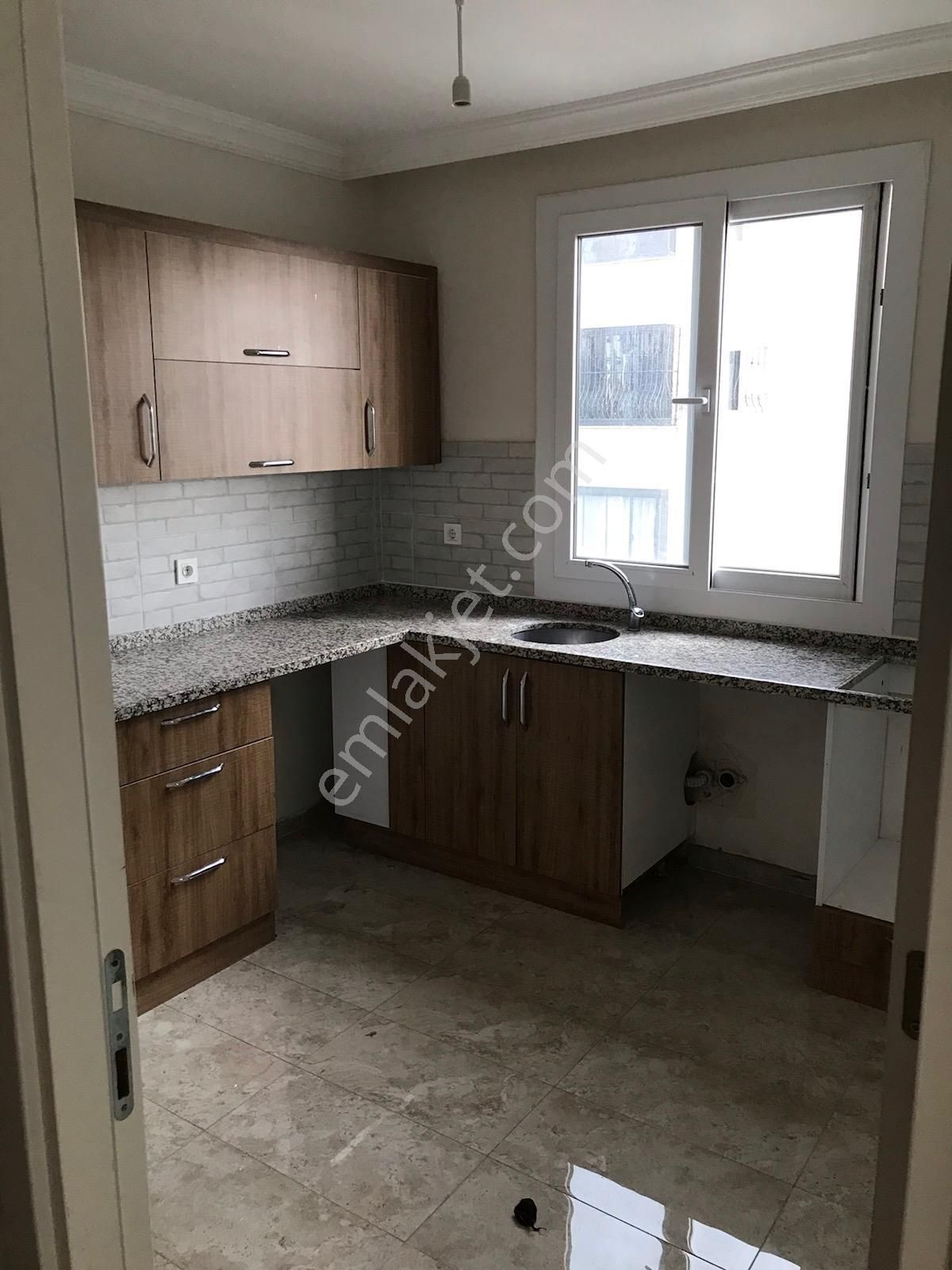 Seyhan Denizli Kiralık Daire  DENİZLİ MAHALLESİNDE KIYI BOYUNA YAKIN 2+1 KİRALIK DAİRE 