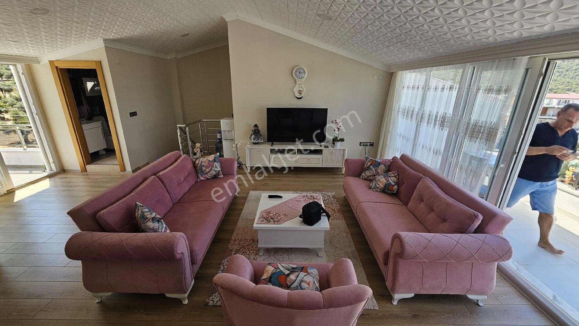 Didim Akbük'te Bakımlı Site İçinde Eşyalı 3+1 Dubleks Daire - Görsel 8