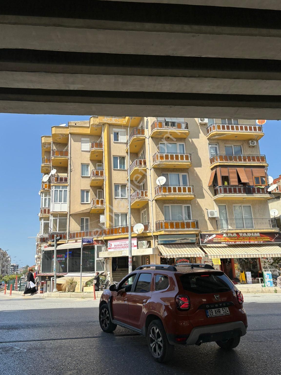 Kuşadası Cumhuriyet Satılık Daire KUŞADASI CUMHURİYET MAHALLESİNDE SATILIK DAİRE