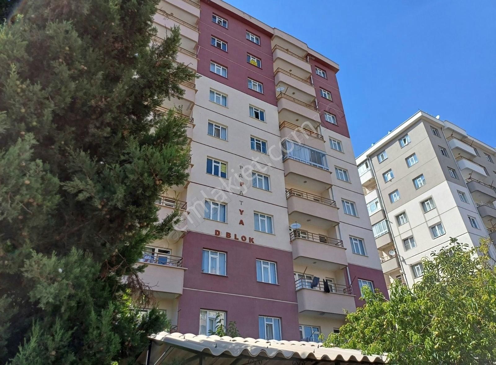 Selçuklu Bosna Hersek Kiralık Daire ÖZLEM YARDIMCI'DAN MESAJ CADDESİ ÜZERİ KİRALIK ARAKAT 3+1DAİRE