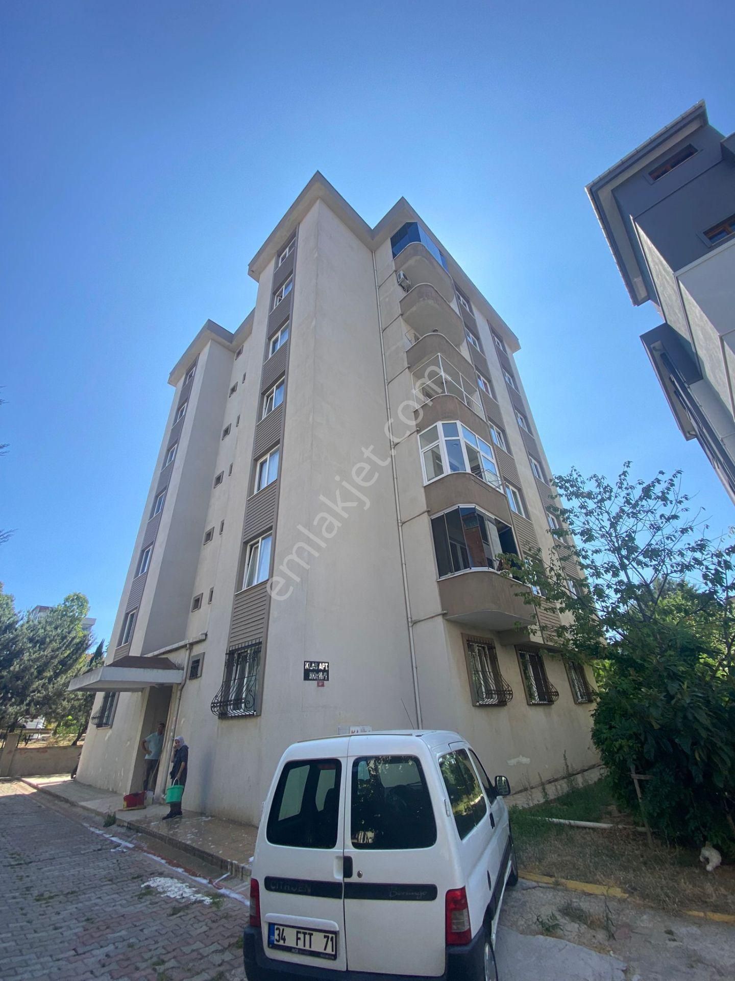 Kartal Orta Satılık Daire  3+1 KREDİYE UYGUN E-5 METROYA YAKIN YÜKSEK ARSA PAYLI SATILIK DAİRE