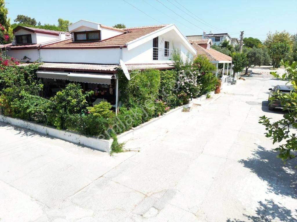 Kuşadası Kadıkalesi Satılık Villa Kuşadası Nazilli Sitesinde Plaja 300 Metre Yazlık