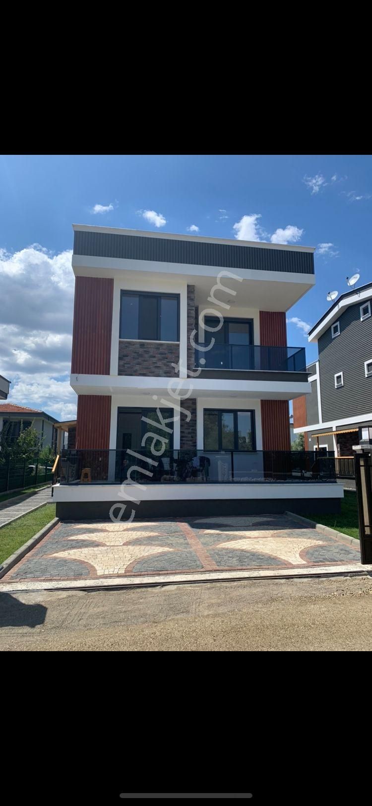 Edremit Akçay Satılık Villa Akçay Merkezde 4+1 Satılık Sıfır Villa