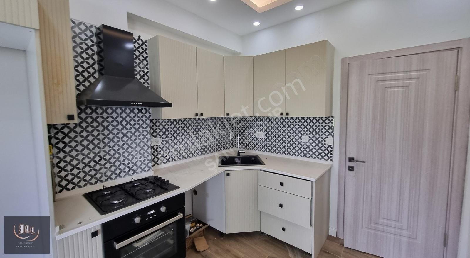 İstanbul'un Arka Bahçesinde Deniz Manzaralı Kale ! - Görsel 4