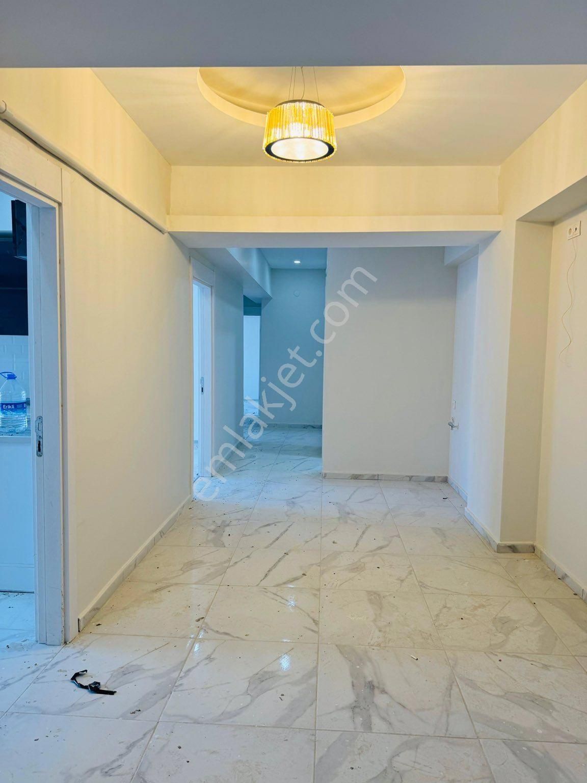 Artuklu Yenişehir Kiralık Daire GÖLBAŞ EMLAKTAN YENİ AVM ÜZERİ ÖN CEPHE KİRALIK 3+1 DAİRE