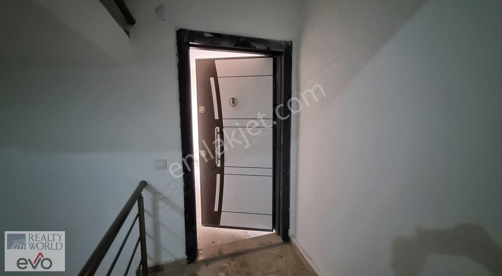 Finike Kum Satılık Daire Denize 800 Metre, 3+1 Site içi, Sıfır Daire