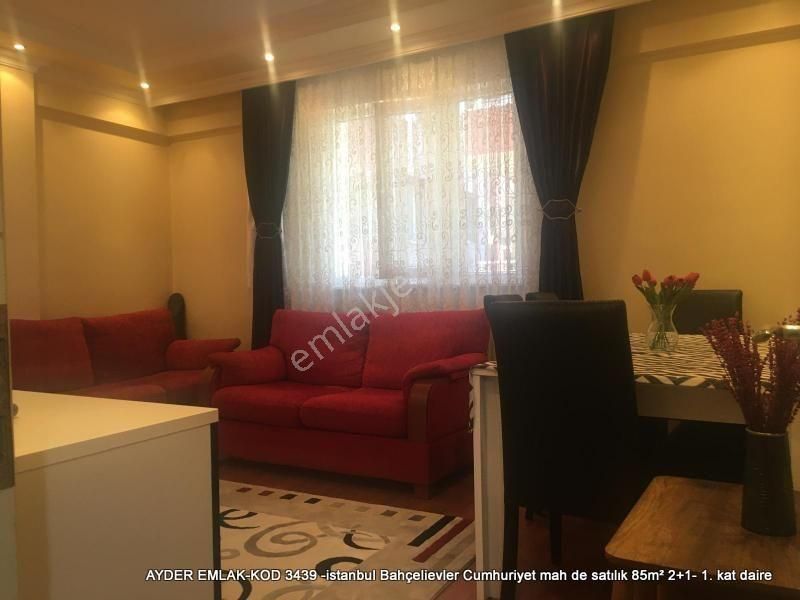 Bahçelievler Cumhuriyet Satılık Daire  Cumhuriyet mah de satılık 85m² 2+1- 1. kat daire  