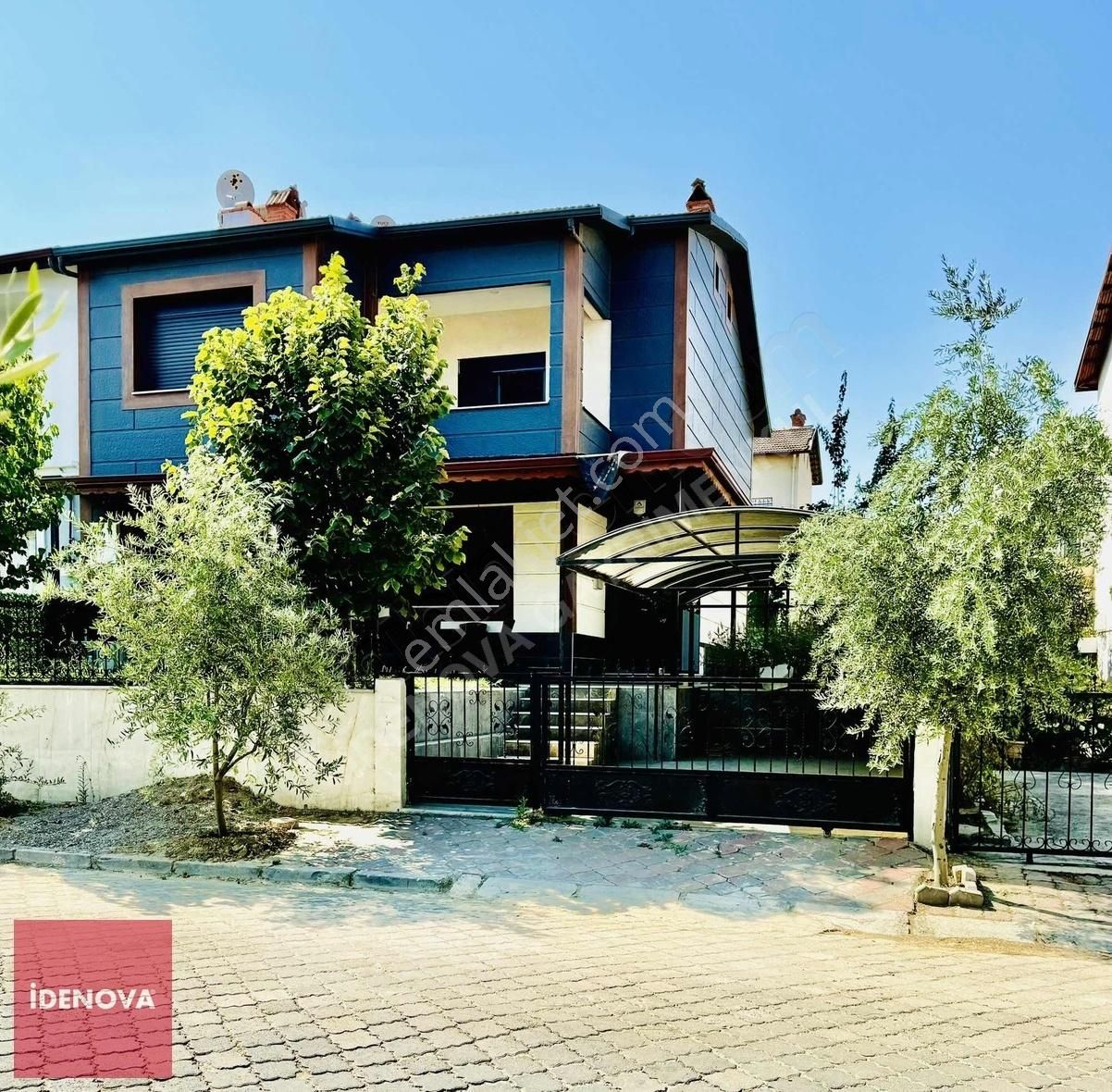 Turgutlu Ergenekon Satılık Villa İDENOVA'dan Manisa Turgutluda Yenilenmiş 4+1 Satılık Villa