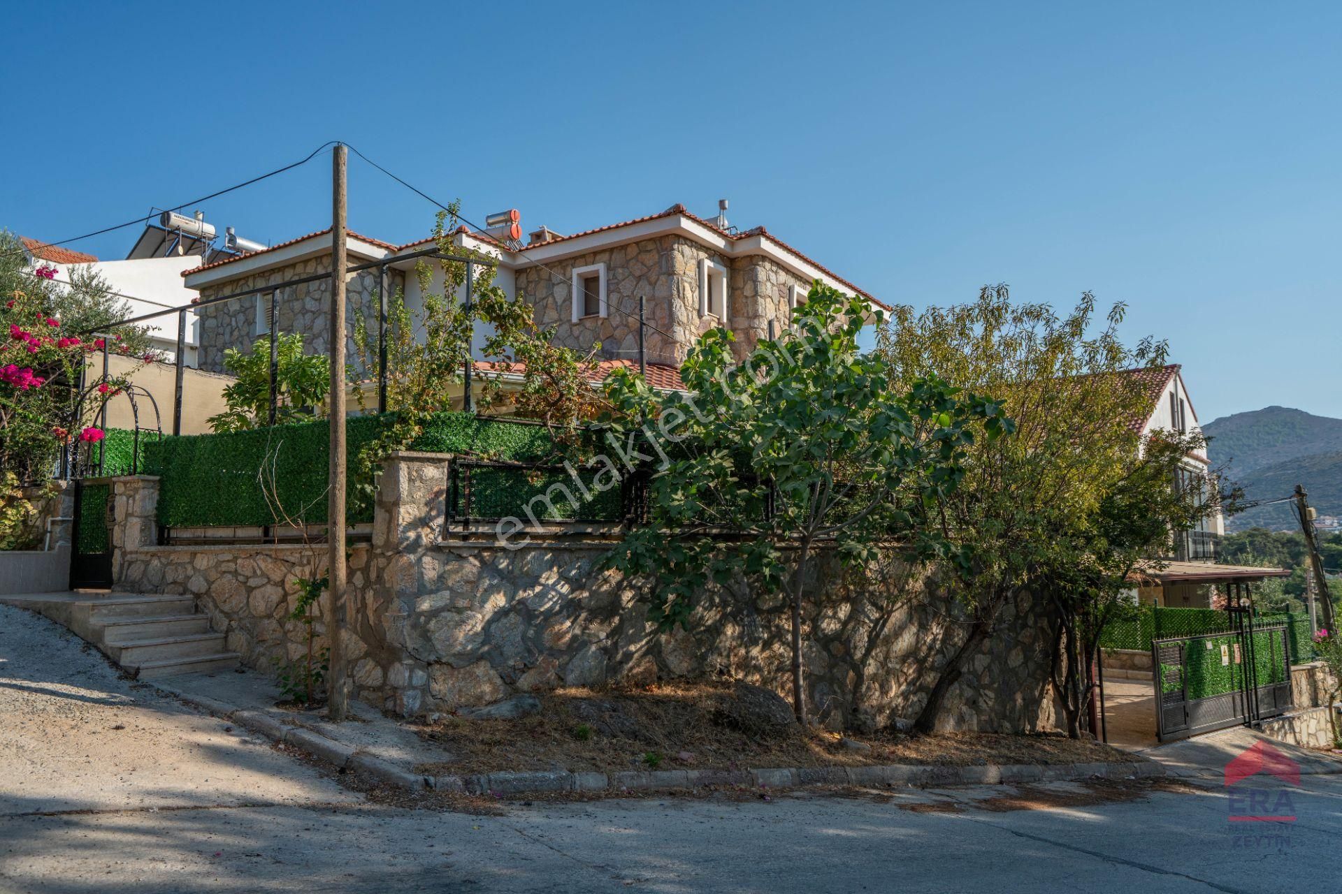 Datça İskele Satılık Villa  Datça Merkezde Satılık 150m2 4+1 Müstakil Bahçeli Villa