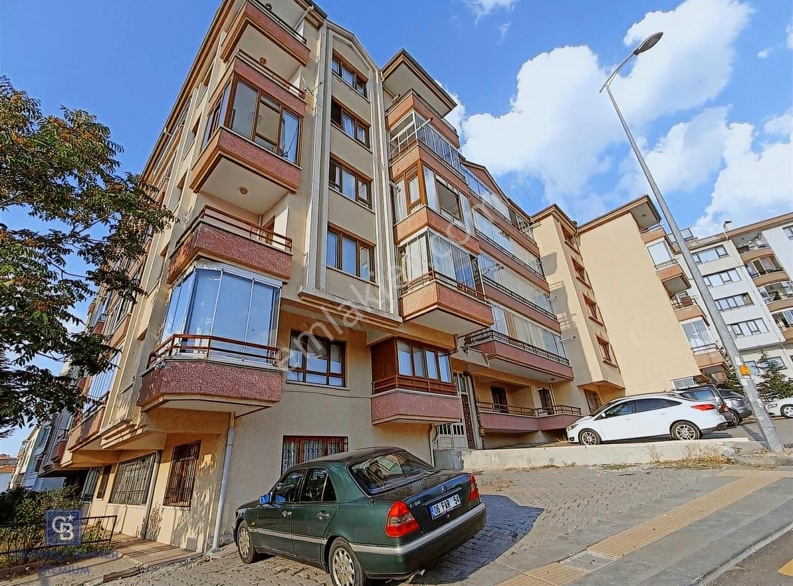 Çankaya Gökkuşağı Satılık Daire GÖKKUŞAĞI MAHALLESİ ORMAN MANZARALI MASRAFSIZ SATILIK 3+1 DAİRE