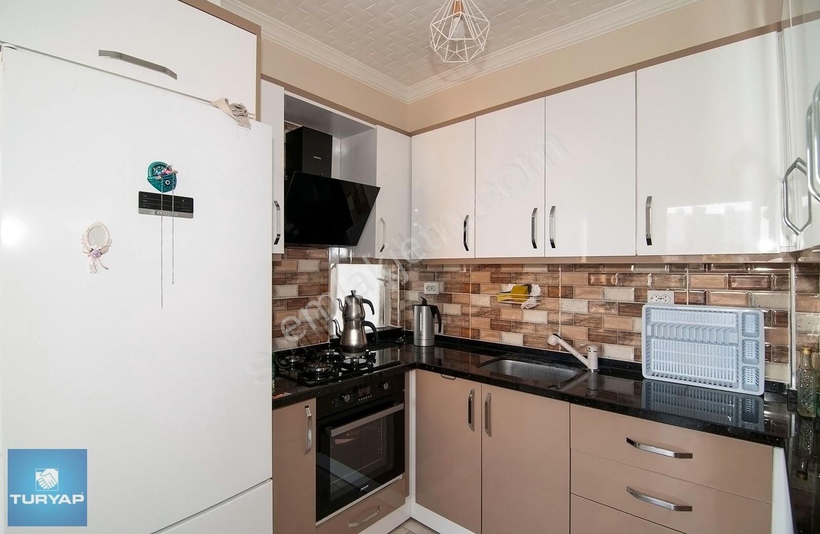 Tece'de Denize Sıfır Havuzlu Sitede Kombi'li Mobilyalı 2+1 - Görsel 4