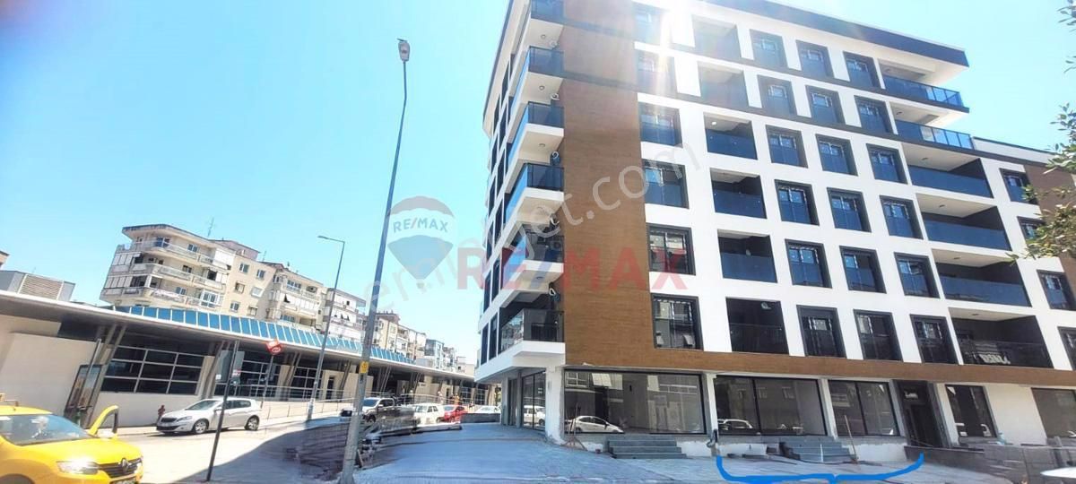 Karşıyaka Bostanlı Kiralık Dükkan & Mağaza İzban Nergis Durağının Bostanlı Çıkışında Yeni Binada Geniş Kullanım Alanı Olan Kiralık Dükkan