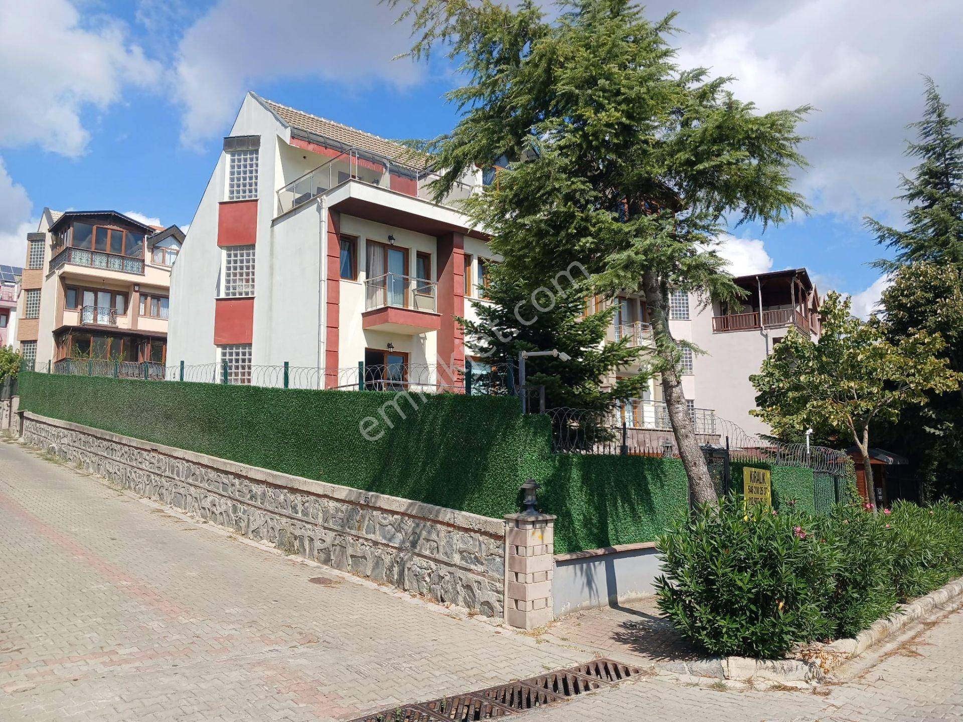 Başakşehir Bahçeşehir 2. Kısım Kiralık Villa  POLAT EMLAK...BAHÇEŞEHİR 2.KISIMDA MANZARALI KÖŞE LÜX VİLLA