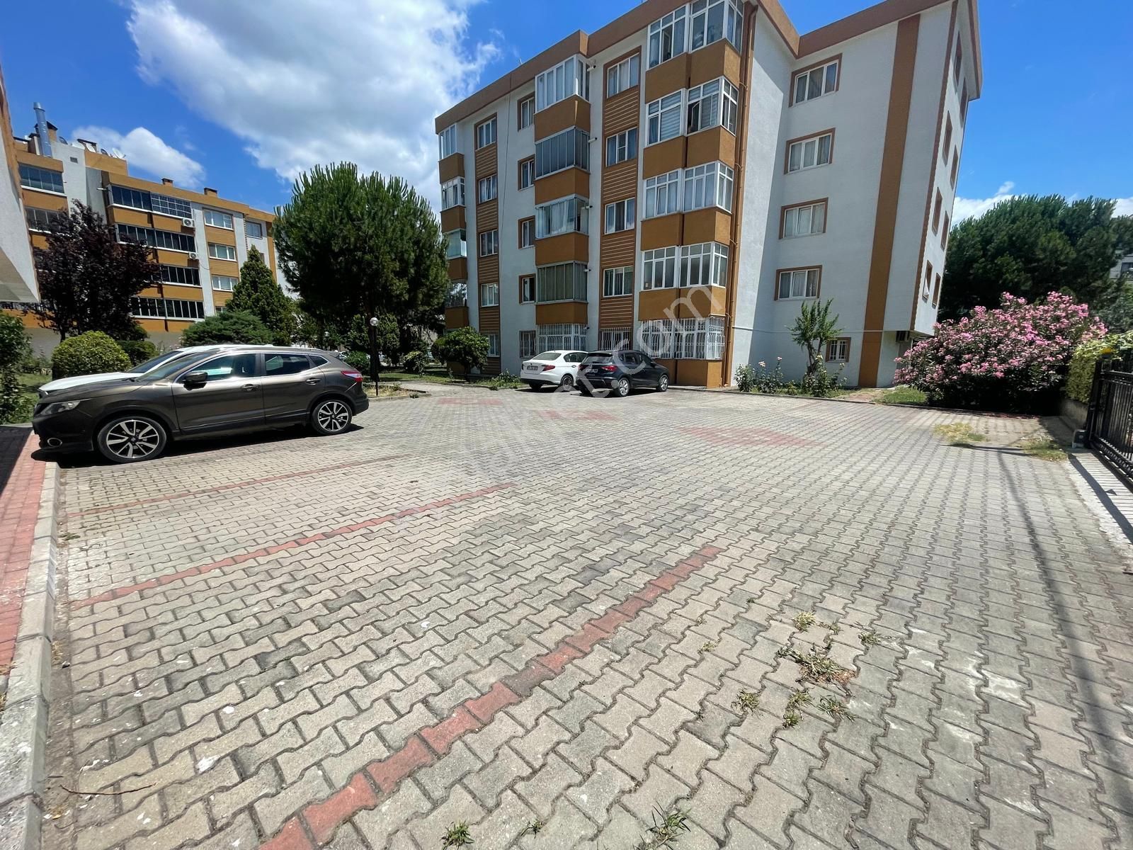 Osmangazi Sırameşeler Satılık Daire  SIRAMEŞELER'DE SATILIK 3+1 DAİRE