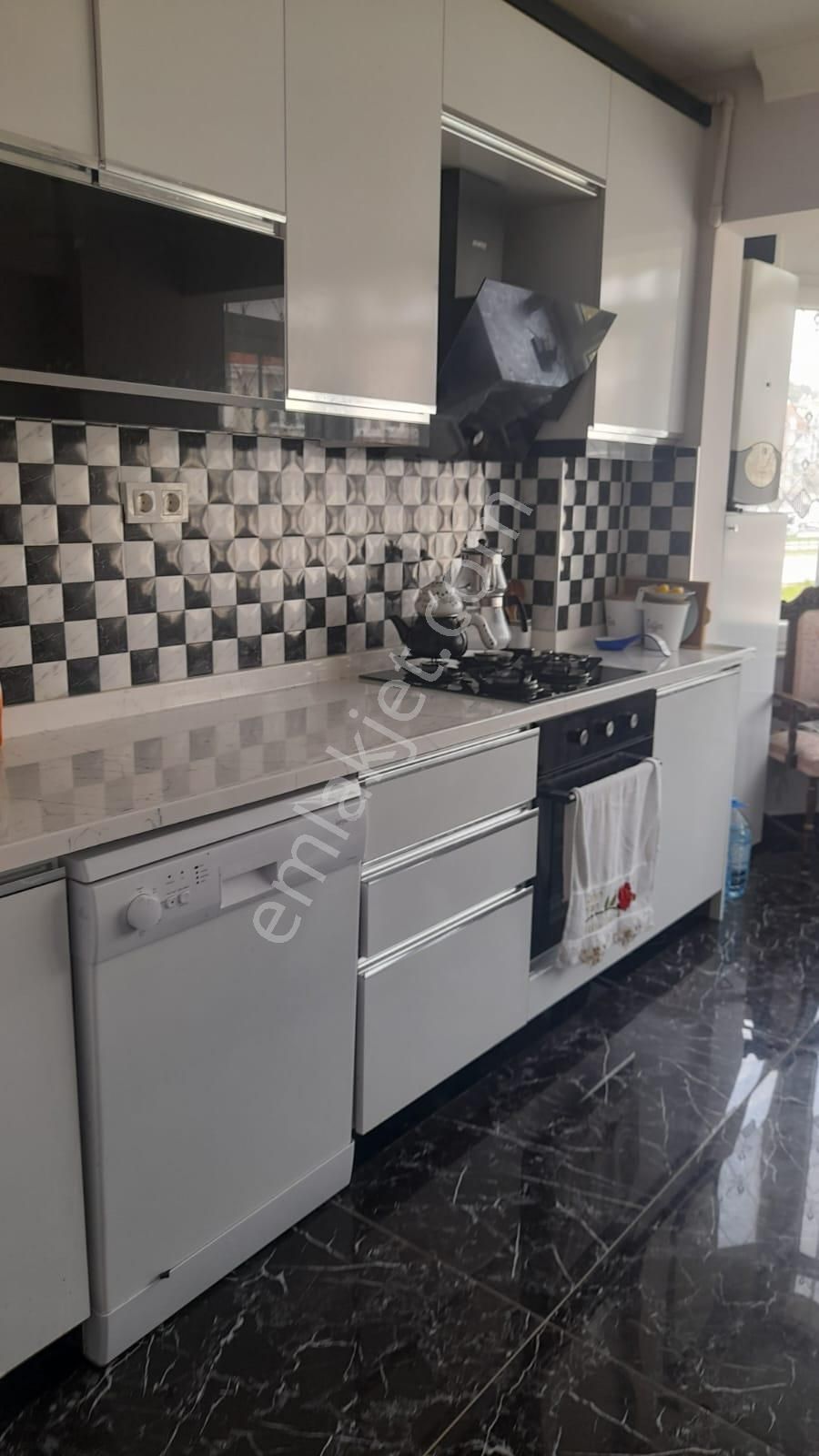 Mudanya Güzelyalı Yalı Satılık Daire  GÜZELYALI YALI MAHALLESİNDE 2+1 SAHİLE YAKIN SATILIK DAİRE