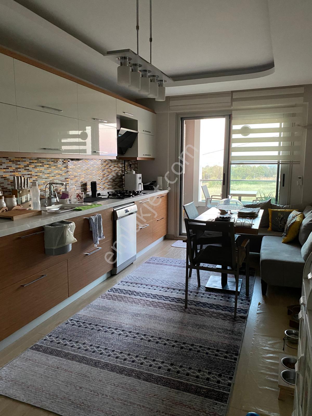Koyuncu Group Tan Gaziemirde Site İçinde Geniş Ferah Satılık 4+1 Daire - Görsel 2