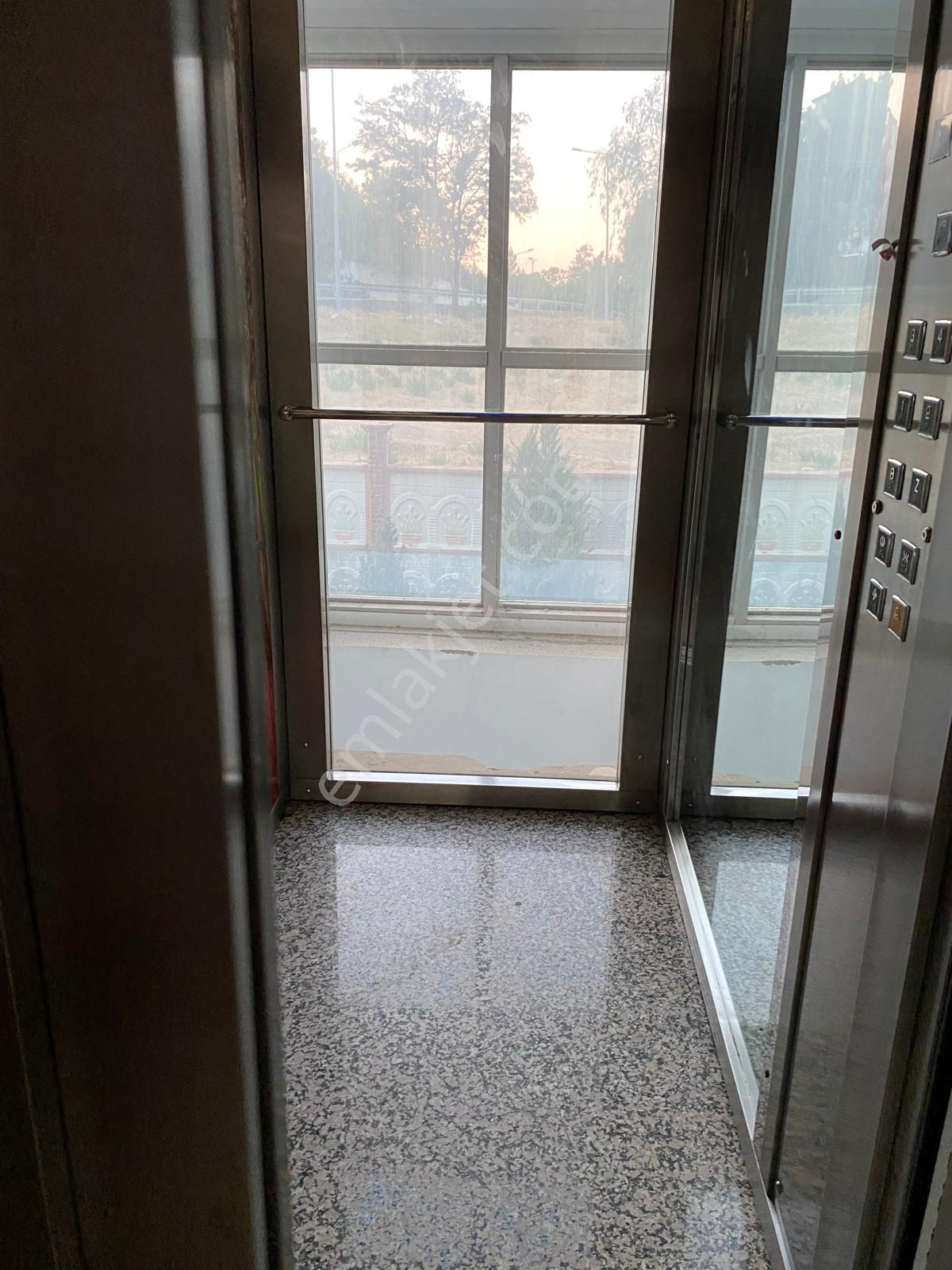 Koyuncu Group Tan Gaziemirde Site İçinde Geniş Ferah Satılık 4+1 Daire - Görsel 16