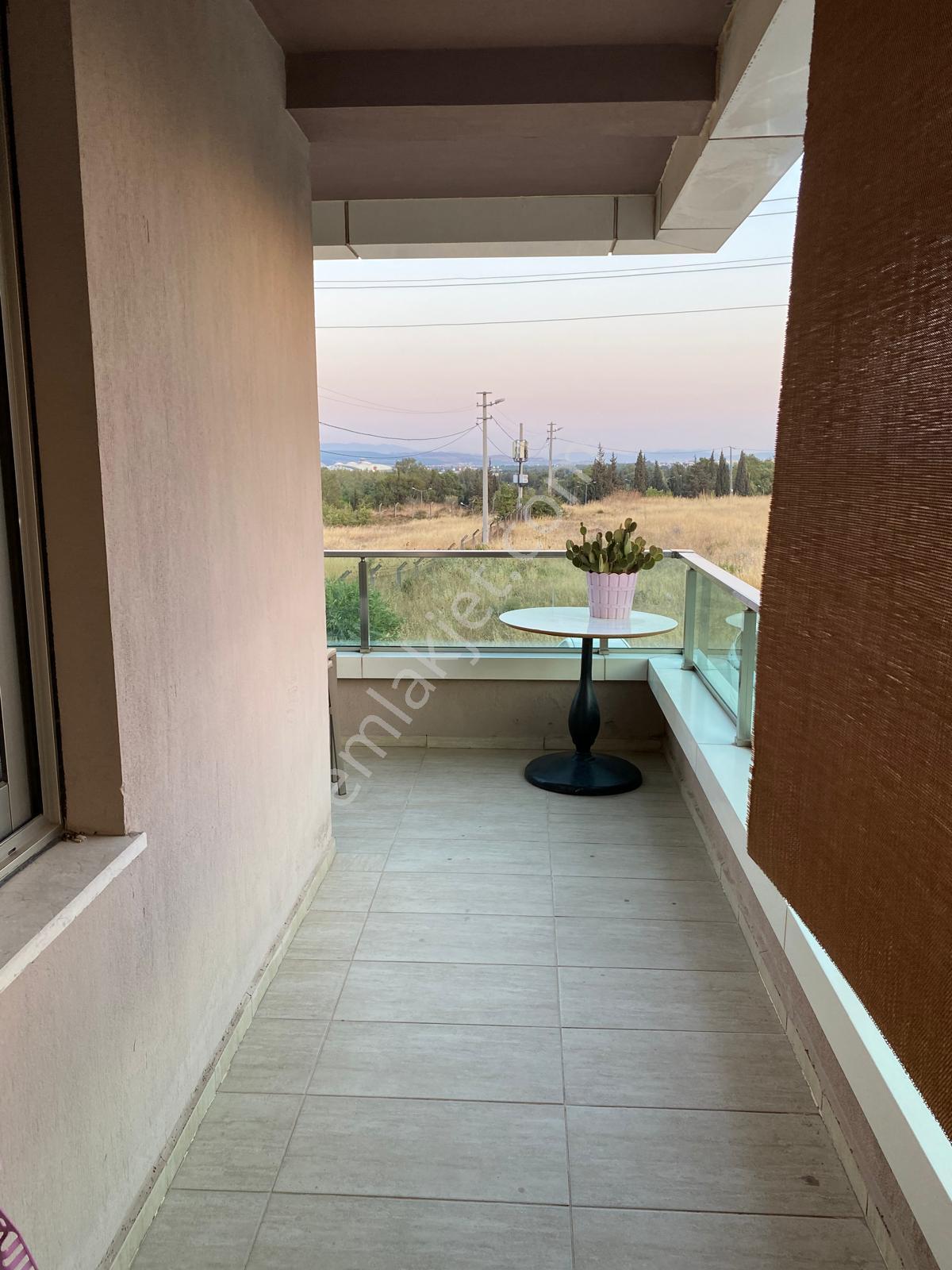 Koyuncu Group Tan Gaziemirde Site İçinde Geniş Ferah Satılık 4+1 Daire - Görsel 3