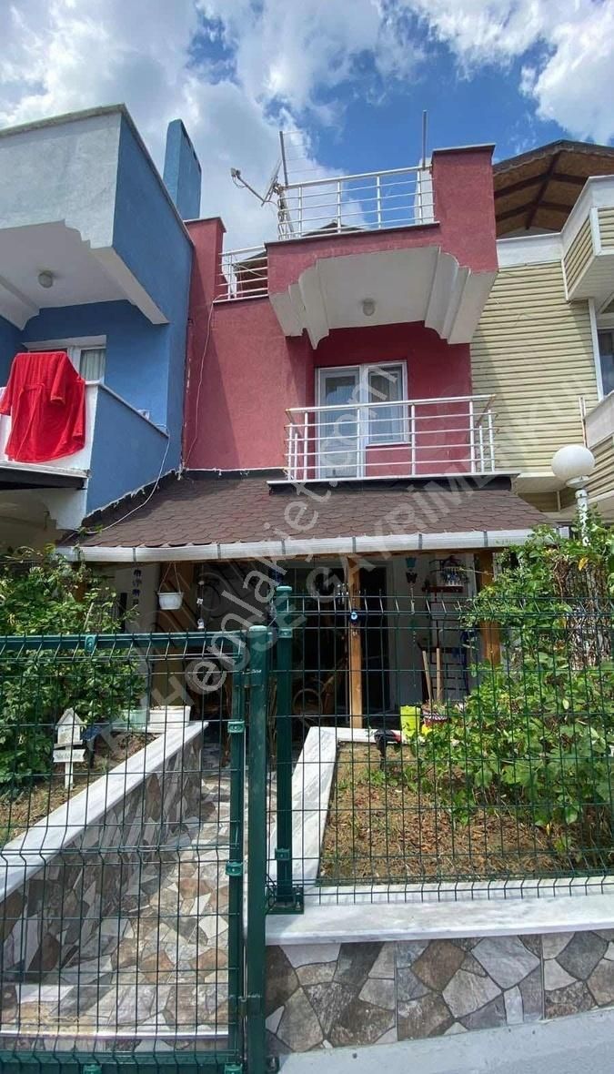 Süleymanpaşa Cumhuriyet Satılık Villa KEY HOUSE'TAN DENİZE SIFIR SİTE İÇERİSİNDE SATILIK 3+1 VİLLA