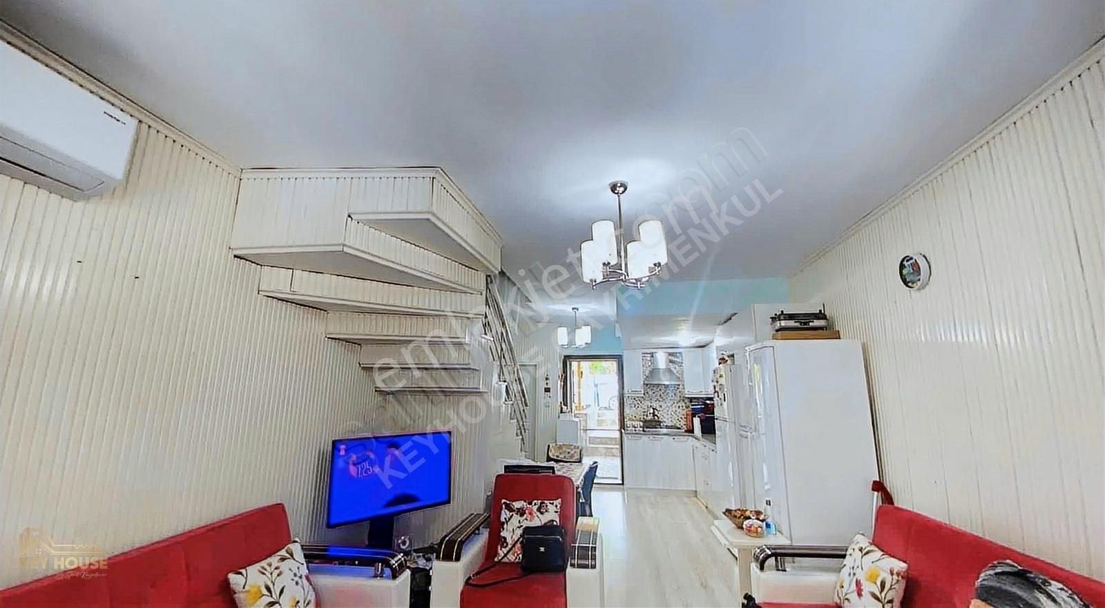 Süleymanpaşa Cumhuriyet Satılık Villa Key House'tan Denize Sıfır Site İçerisinde Satılık 3+1 Villa