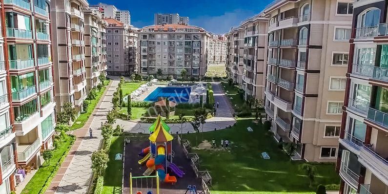 Beylikdüzü Adnan Kahveci Satılık Daire  Hilal Konakları Bulvar Cephe Eşyalı 4+1 Satılık Lüks Daire