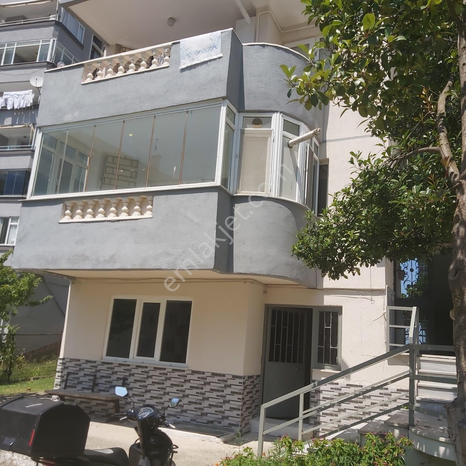 Gemlik Cumhuriyet Satılık Daire  GEMLİK CUMHURİYET MAH. 3+1 DENİZ MANZARALI 135 m2