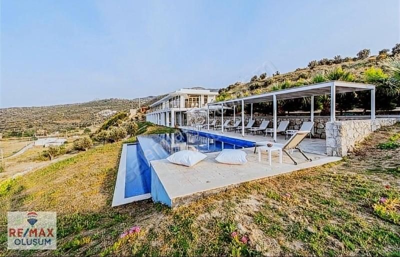 Karaburun Tepeboz Satılık Müstakil Ev Suna Tabakçı'dan İzmir Karaburun Deniz Manzaralı Satılık Villa