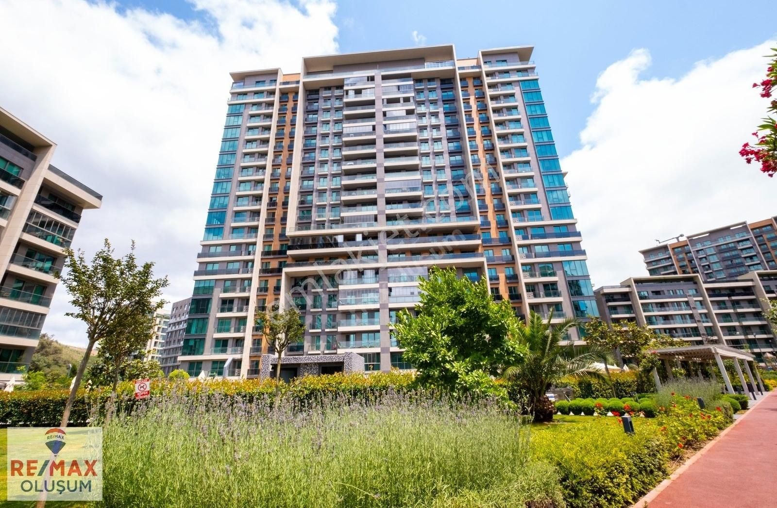 Sarıyer Ayazağa Satılık Daire SUNA TABAKÇI'dan VADİSTANBUL PARK 3+1 SATILIK DAİRE /for Sale