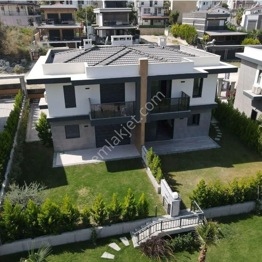 Kuşadası Karaova Satılık Villa Kuşadasında Yeni Havuzlu 3+1 Villalar