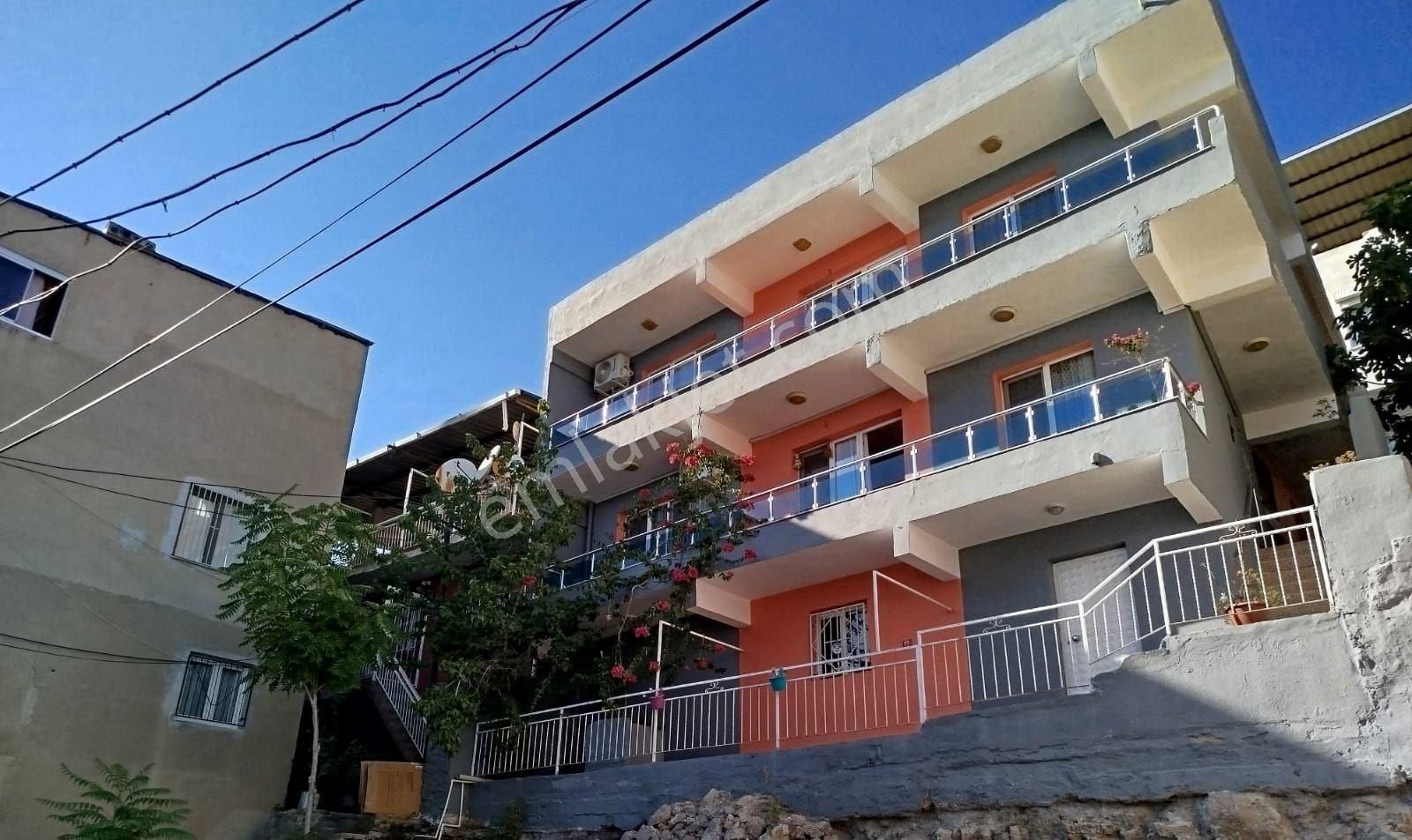 Bayraklı Bayraklı Satılık Daire İZMİR BAYRAKLI ALPASLAN MAH. FIRSAT 3 KATLI SATILIK APARTMAN