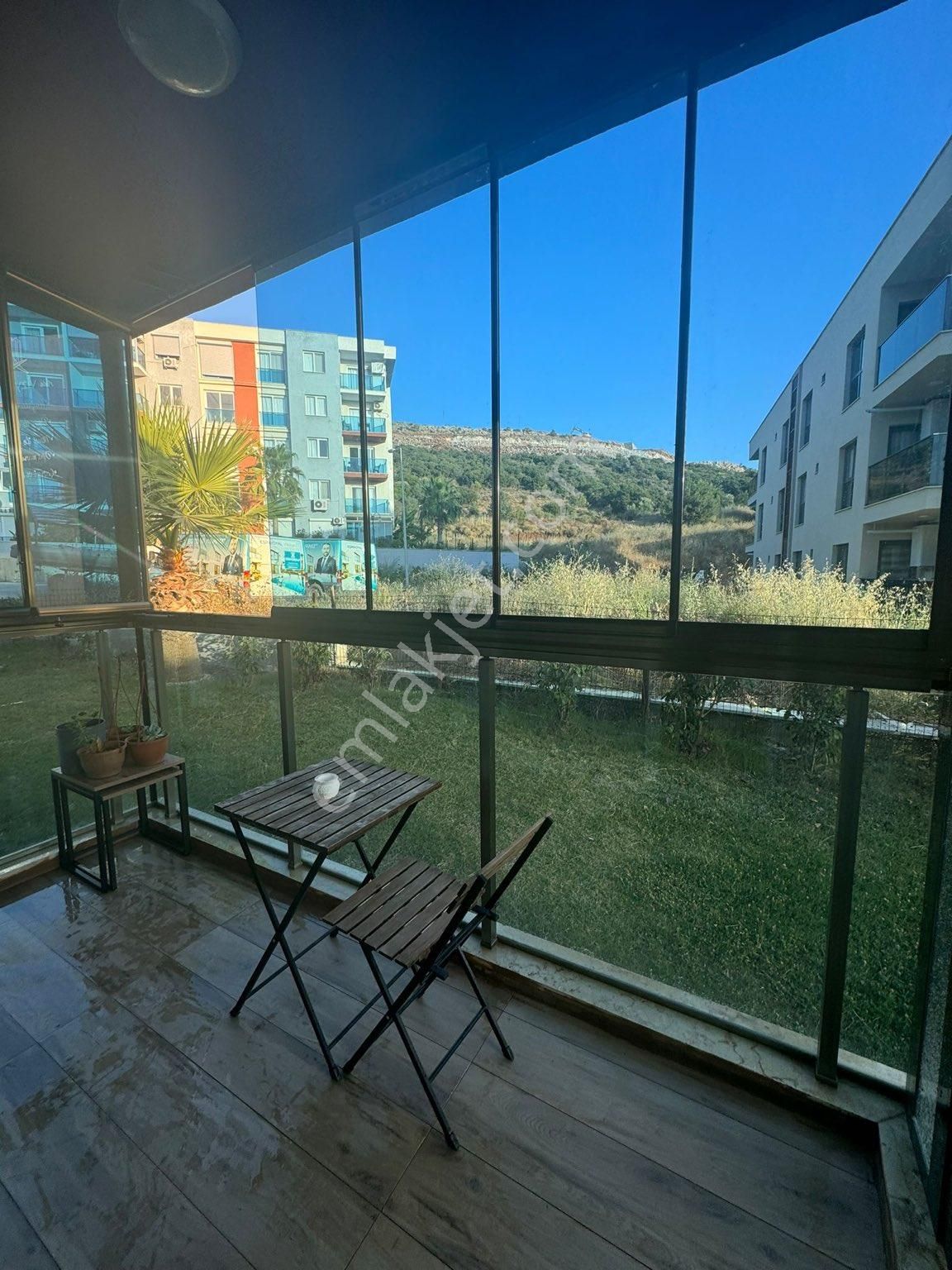 Kuşadasında Havuzlu Güvenlikli Sitede Satılık 1+1 Daire - Görsel 14