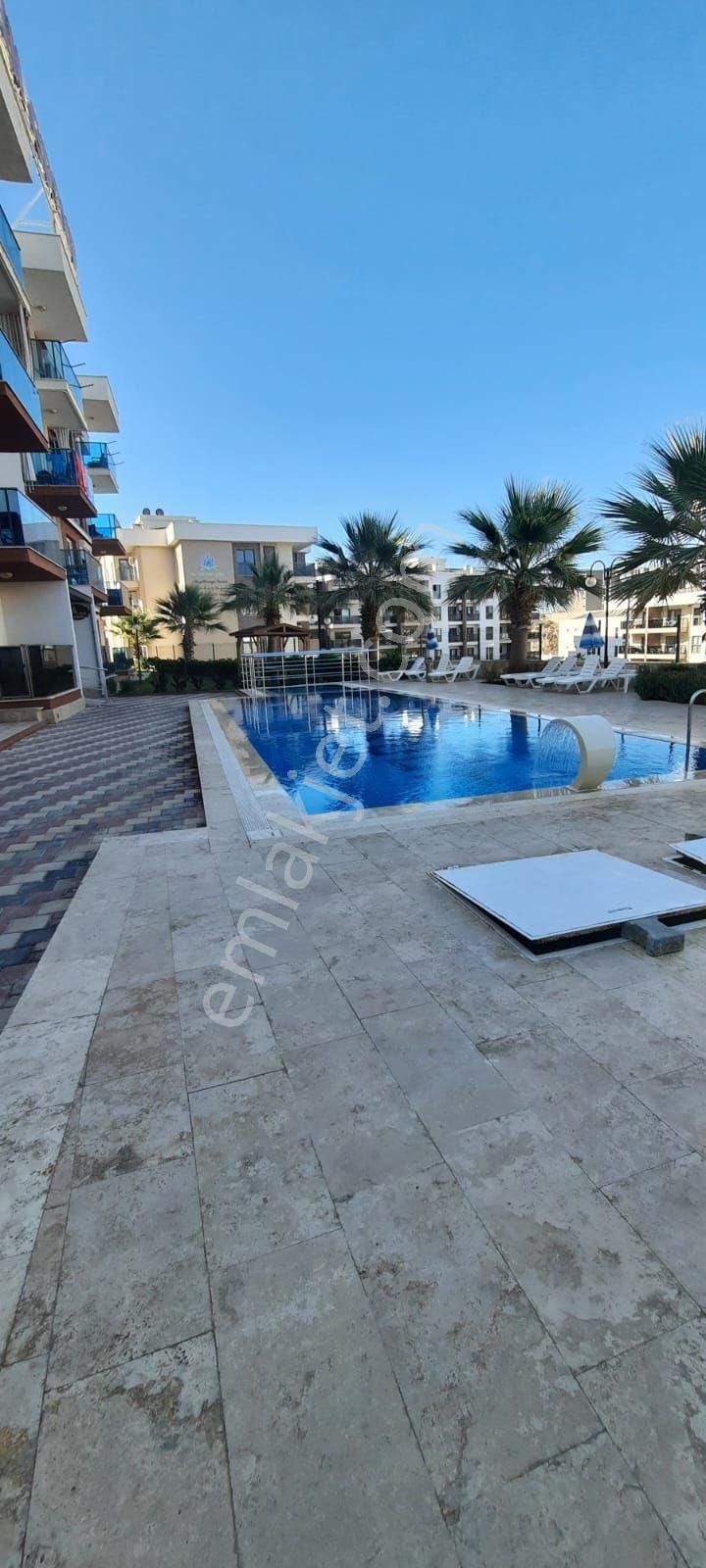 Kuşadasında Havuzlu Güvenlikli Sitede Satılık 1+1 Daire - Görsel 4