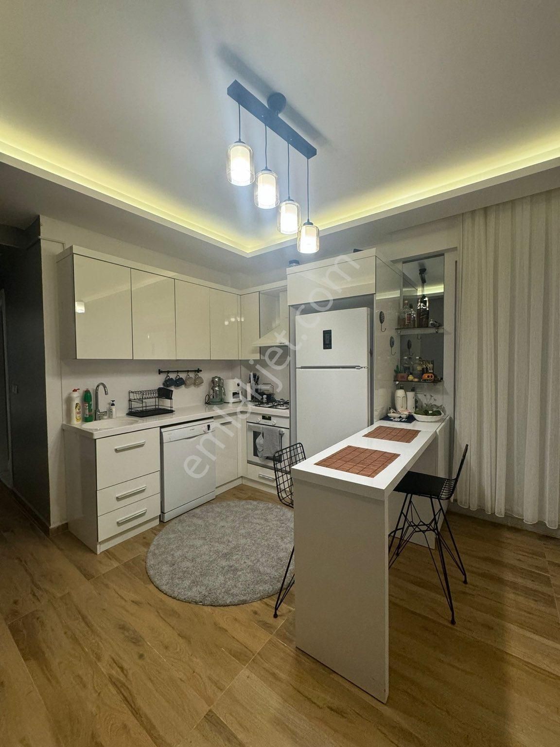 Kuşadasında Havuzlu Güvenlikli Sitede Satılık 1+1 Daire - Görsel 10