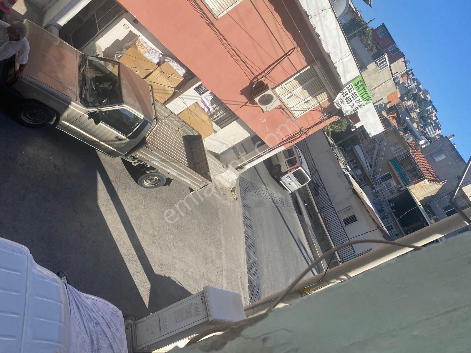 Bozyakada 135 M2 Dört Dükkan Bir Müstakil Ev Elektirik Su Ayrı Ufak Bahçeli Satılık Ev Dükkan - Görsel 8