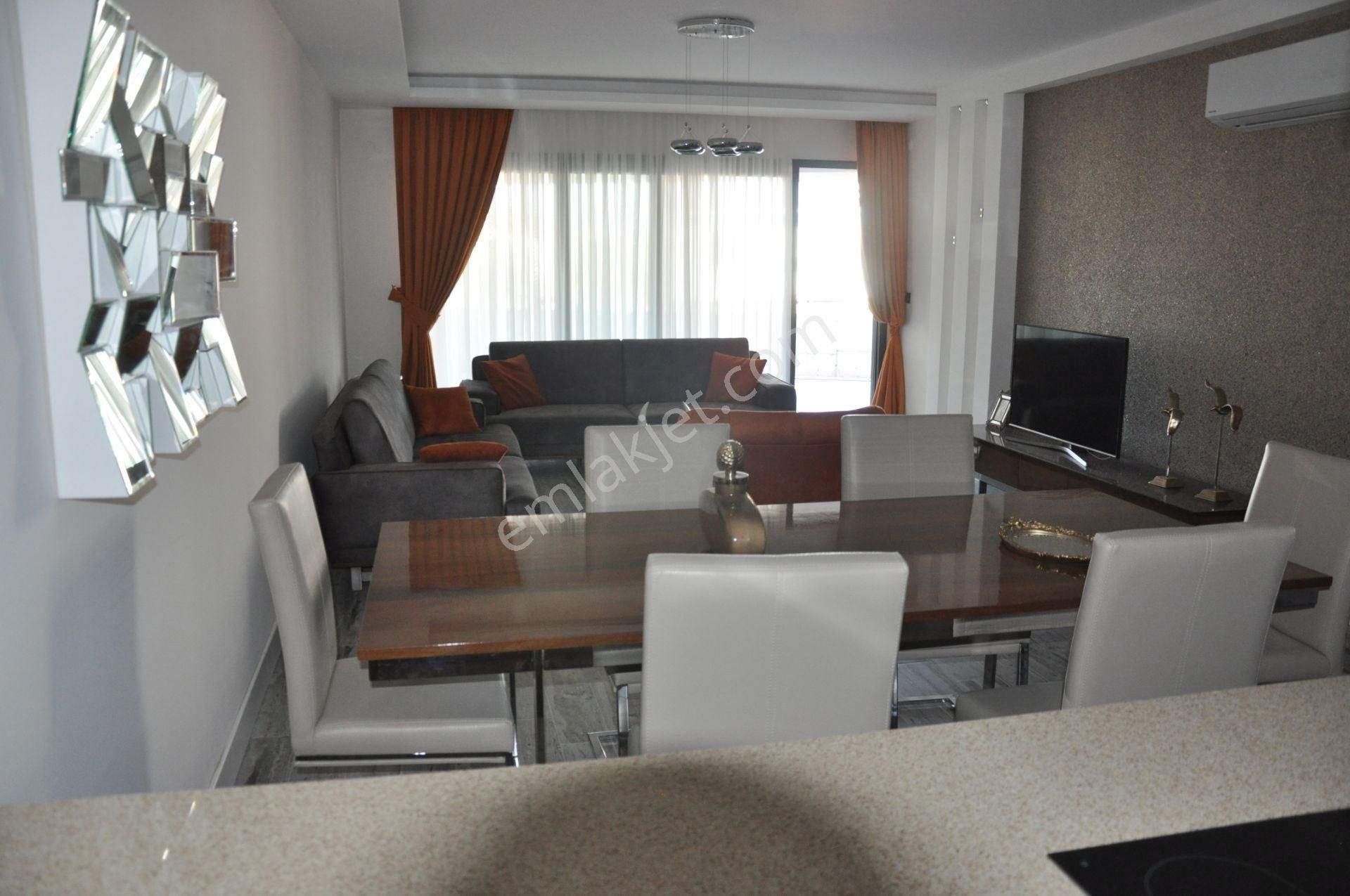 Kusadasi Merkezde Geniş Luks Daireler - Görsel 16