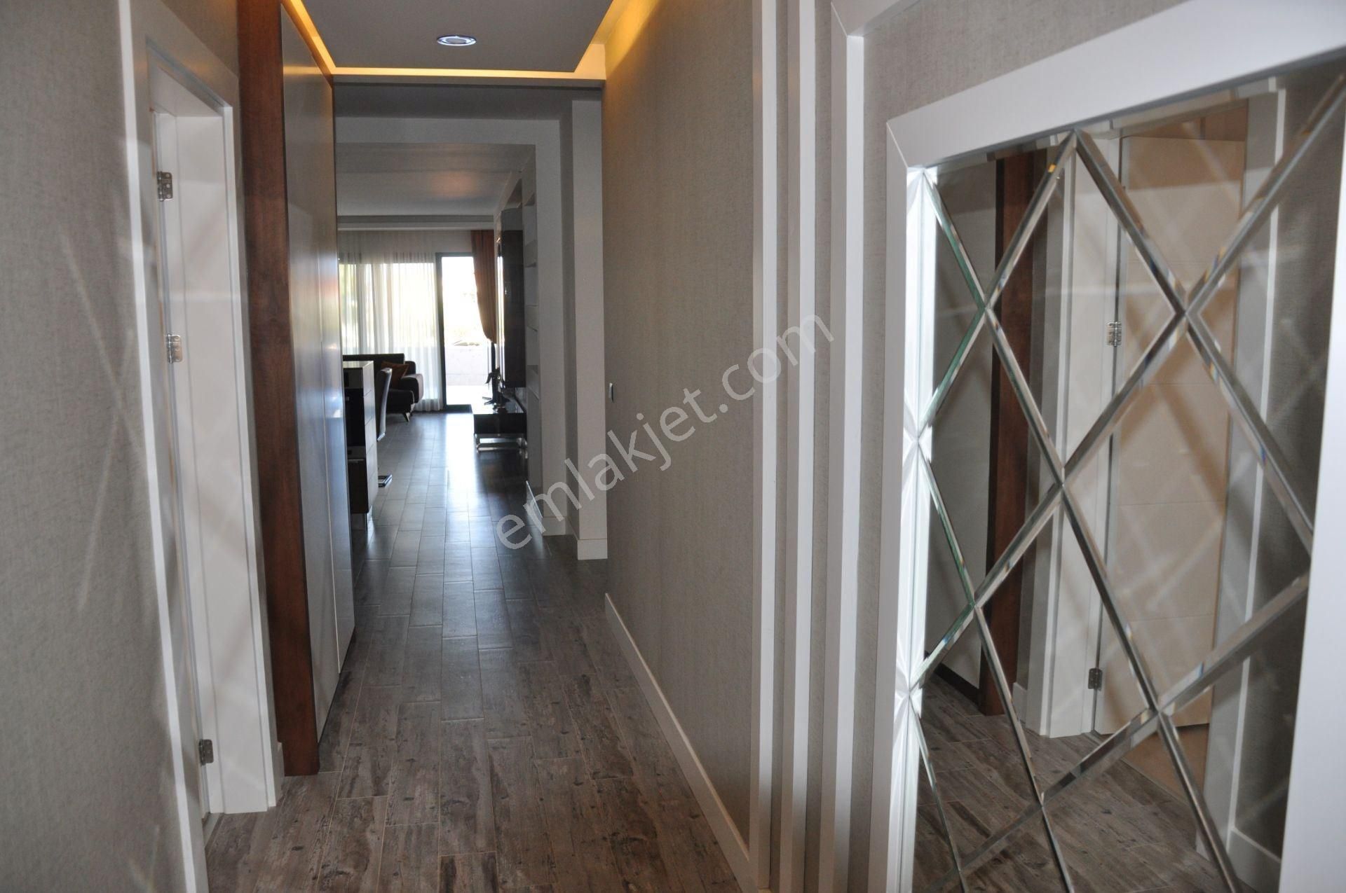 Kusadasi Merkezde Geniş Luks Daireler - Görsel 17