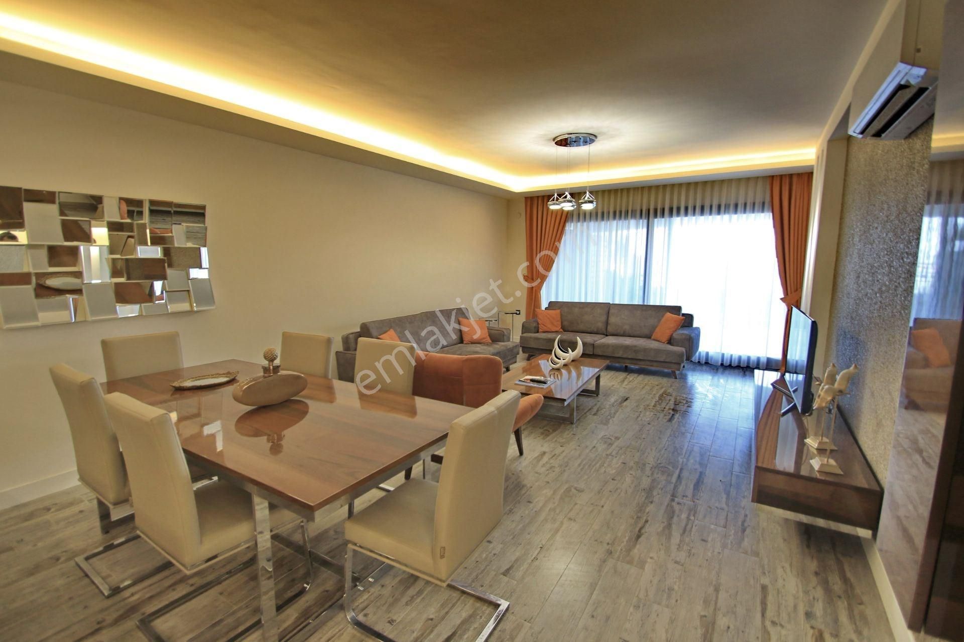 Kusadasi Merkezde Geniş Luks Daireler - Görsel 2