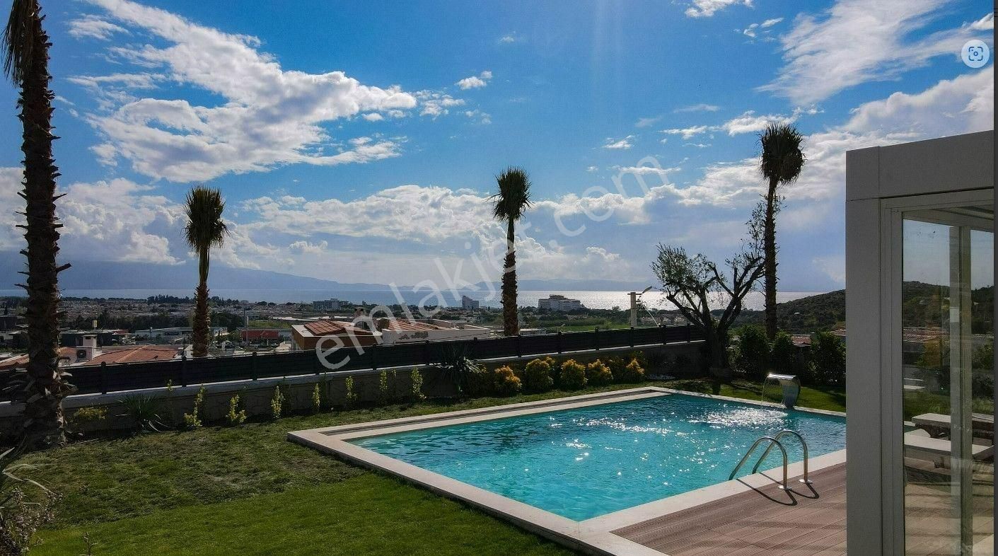 Kuşadası Değirmendere Satılık Villa Full Deniz Manzaralı 740 m2 Arsa İçinde Müstakil Havuzlu Villa