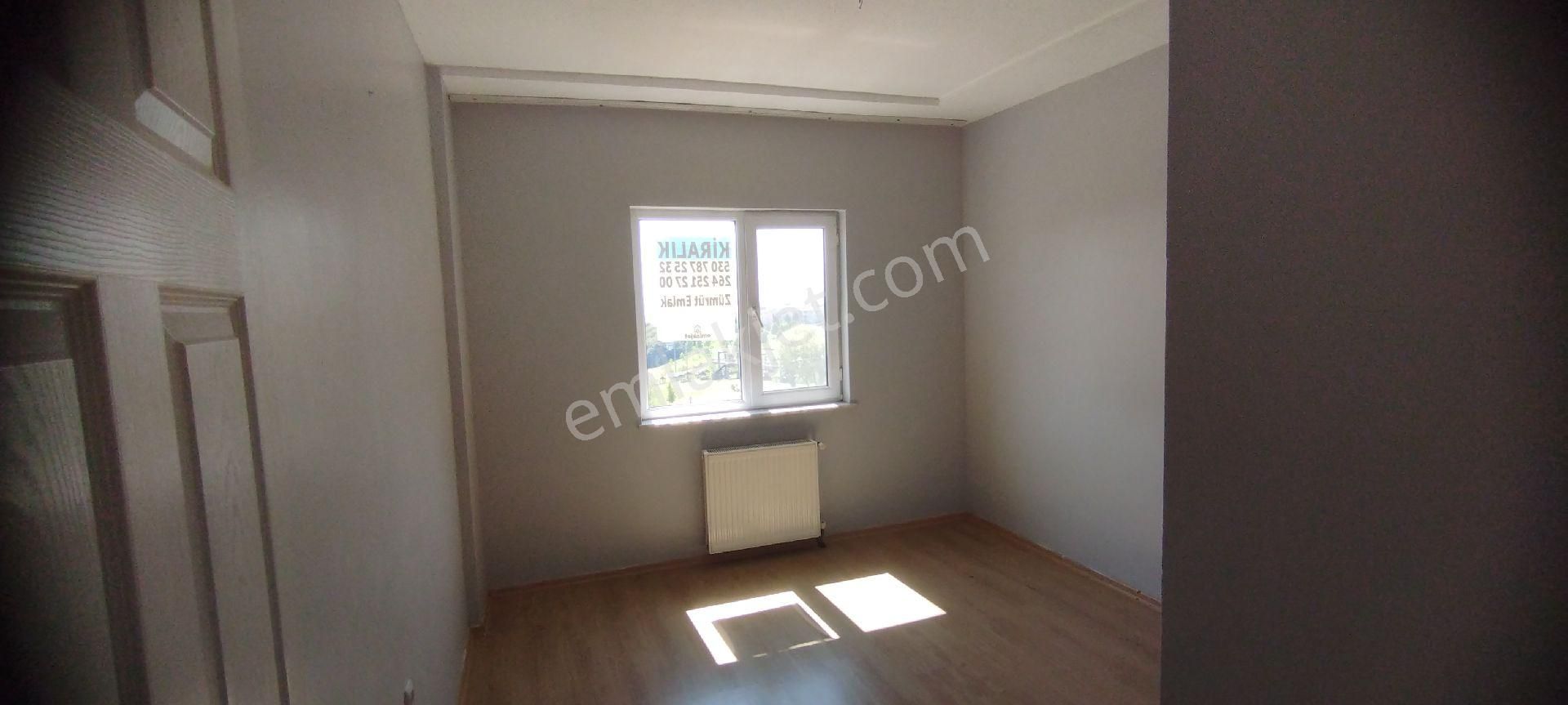 Sakarya Zümrüt Emlak'tan Camili De Ayçiçeği Evlerinde 3+1, 145 M2 Kiralık Daire - Görsel 22