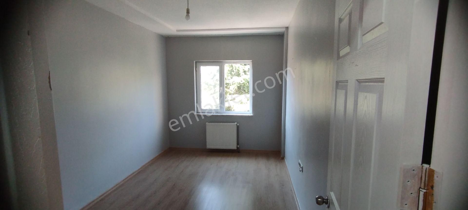 Sakarya Zümrüt Emlak'tan Camili De Ayçiçeği Evlerinde 3+1, 145 M2 Kiralık Daire - Görsel 21