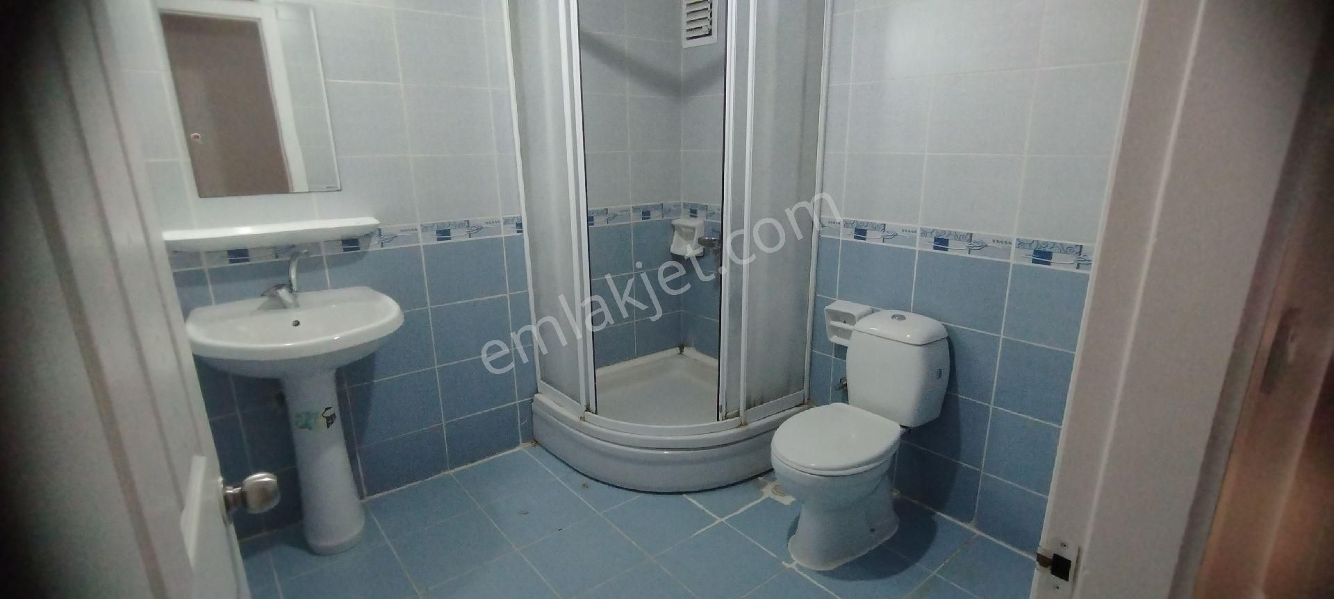 Sakarya Zümrüt Emlak'tan Camili De Ayçiçeği Evlerinde 3+1, 145 M2 Kiralık Daire - Görsel 19