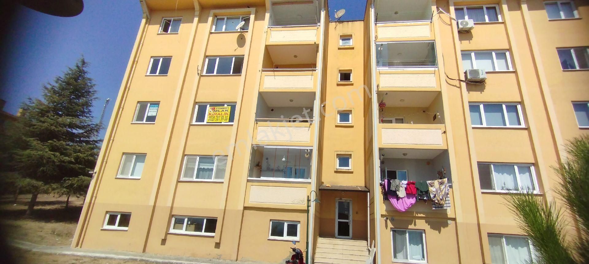 Sakarya Zümrüt Emlak'tan Camili De Ayçiçeği Evlerinde 3+1, 145 M2 Kiralık Daire - Görsel 2