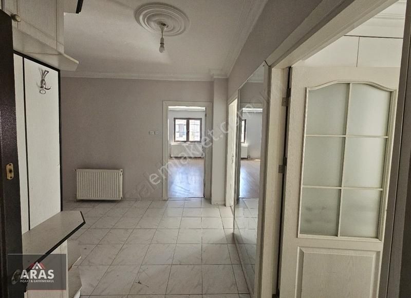 Bolu Merkez İhsaniye Kiralık Daire Aras Gayrimenkul'den Pazara Okula Yürüme Mesafesinde Kiralık 3+1