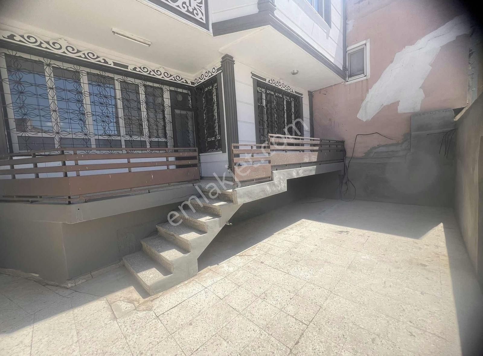 Kilis Merkez Albay İbrahim Karaoğlanoğlu Kiralık Daire PUSULA EMLAKTAN ESKİ BEŞEVLERDE 4+1 DOĞALGAZLI 150 M2 BAHÇELİ