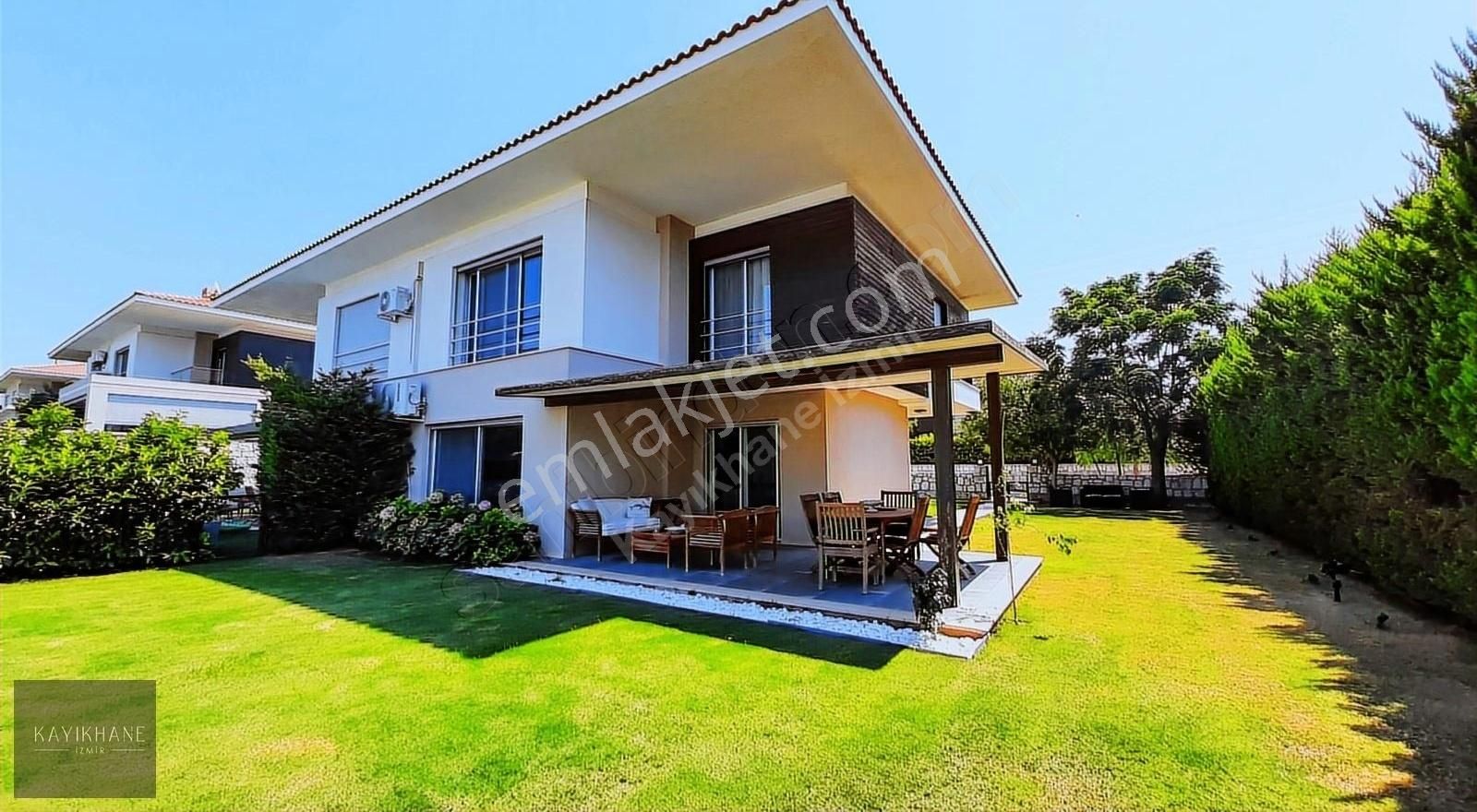 Çeşme Celal Bayar Satılık Villa ILICA ŞANTİYE EVLERİ SATILIK 4+1 VİLLA