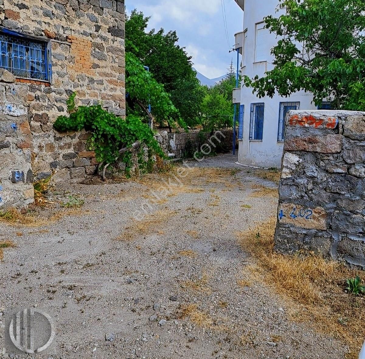 Hacılar Beğendik Satılık Villa İmarlı HACILAR BEGENDIK BAGLARINDA SEHER MEVKİNDE SATILIK ARSA...