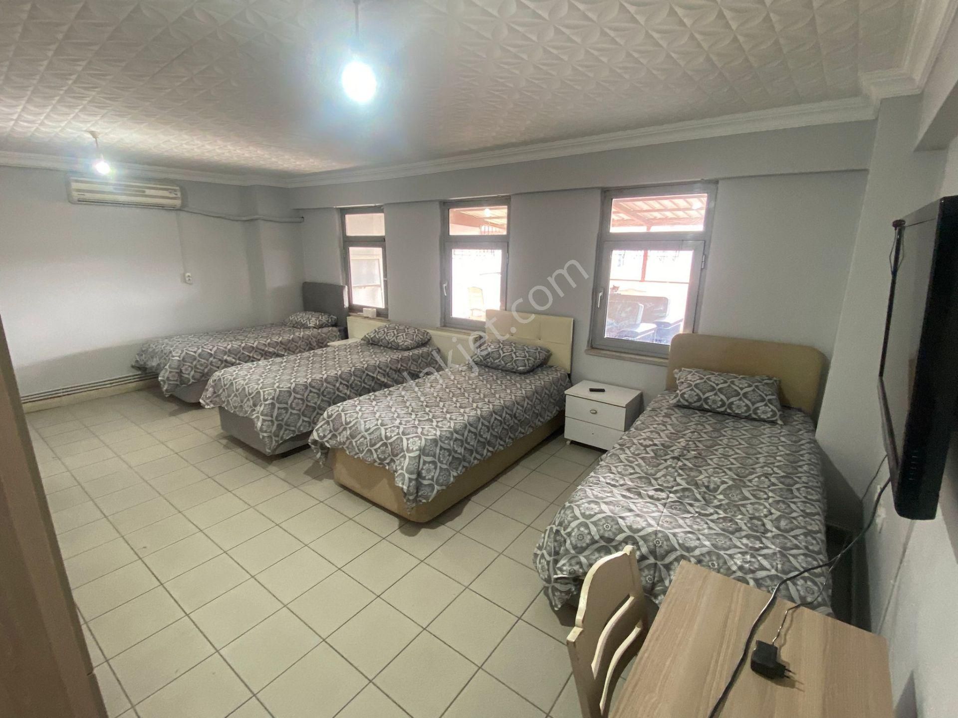 Adapazarı Orta Kiralık Daire Uzman Group Gyo'dan 4 Kişilik Apart Oda