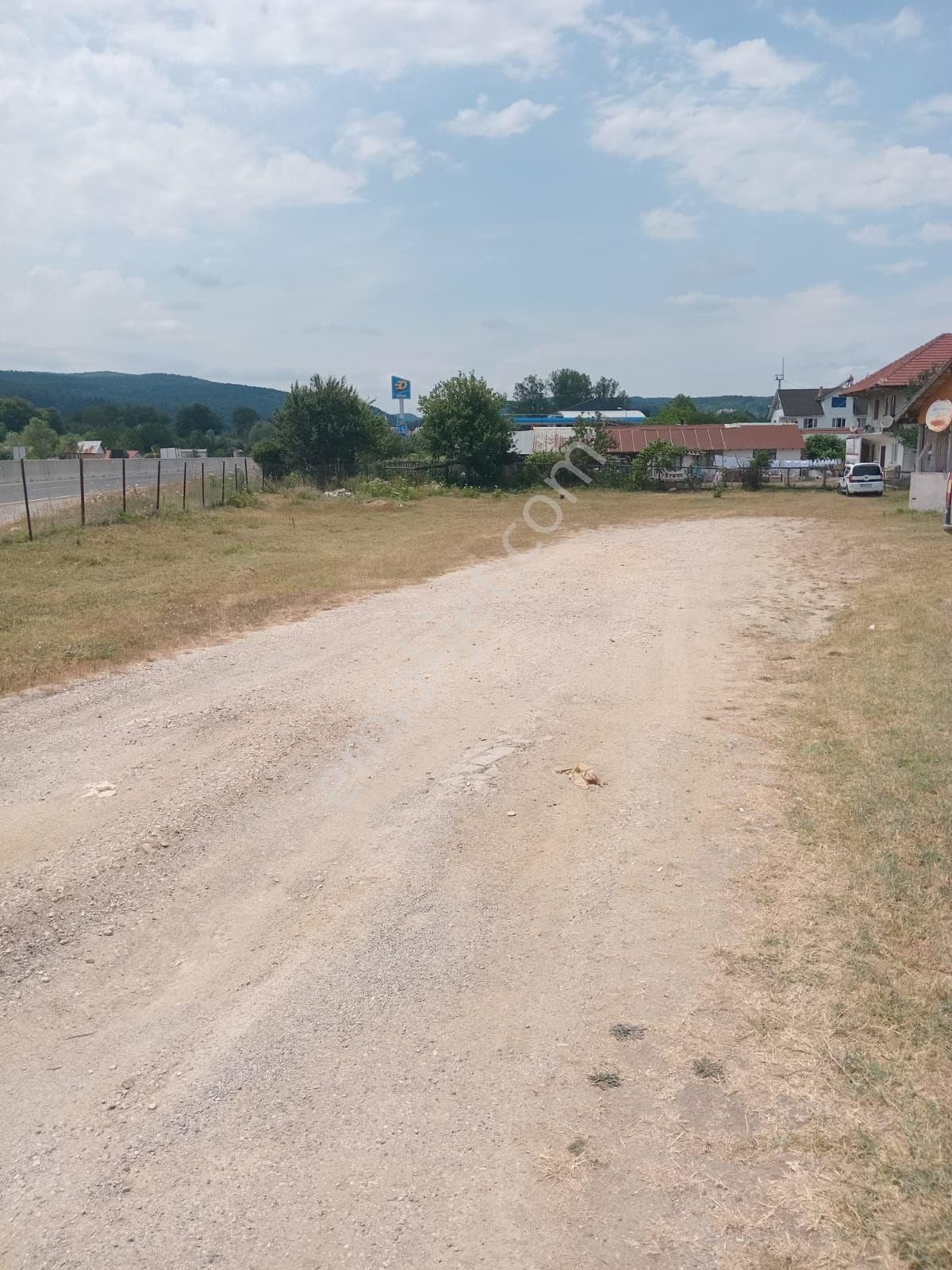 Bolu Merkez Elmalık Köyü (Elmalık Mücavir) Satılık Köy Evi ELMALIK'TA 900m2 ARAZİ İÇİNDE TEK KATLI KÖY EVİ