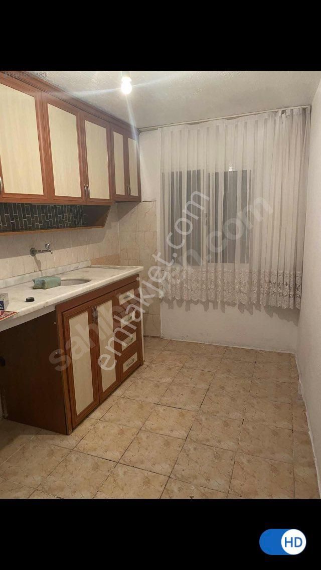 Bornova Atatürk Kiralık Daire Atatürk Mahallesi Öğrenci İçini Uygun Giriş Kati2+1 Daire