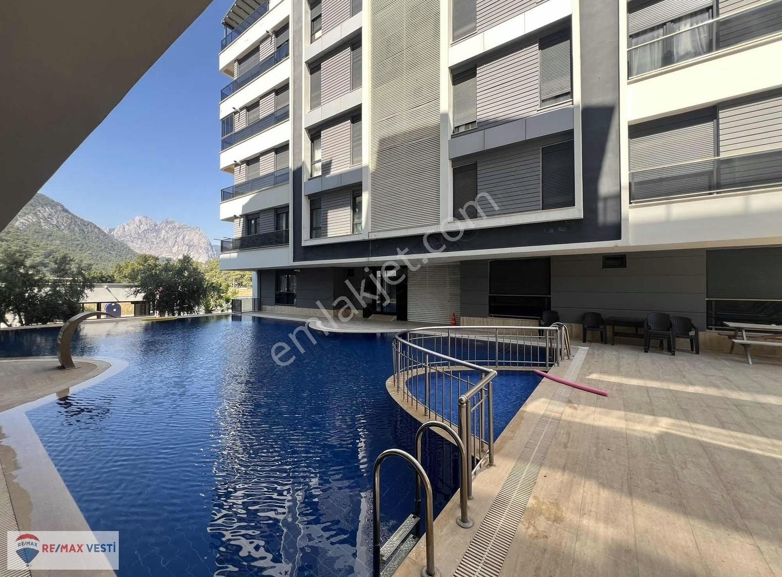 Konyaaltı Sarısu Satılık Daire SARISU SATILIK 1+1 DAİRE HAVUZ ,KAPALI OTOPARK ,DOĞALGAZ , KLİMA